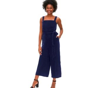 Gap women’s velvet jumper. Deep Blue. Size 12.